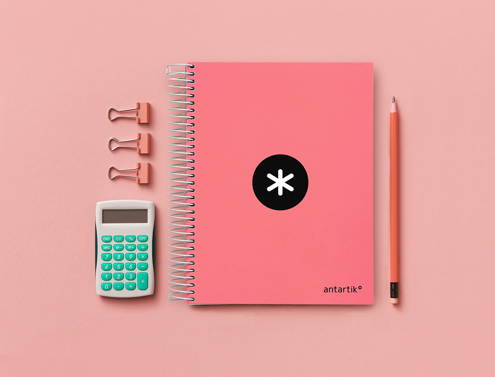 CUADERNO ESPIRAL A5 MICRO ANTARTIK TAPA FORRADA120H 100 GR HORIZONTAL 5 BANDA6 TALADROS COLOR CORAL