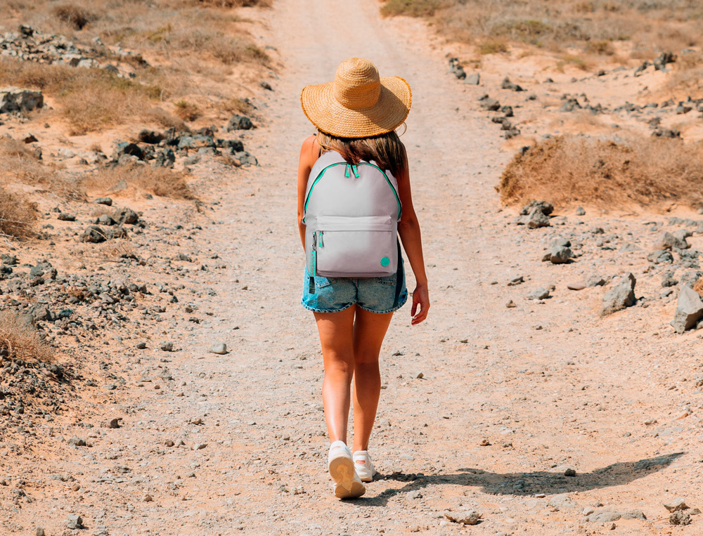 MOCHILA ANTARTIK BASIC PACK CON BOLSILLO PARA PORTATIL GRIS 20 L 300X160X420 MM