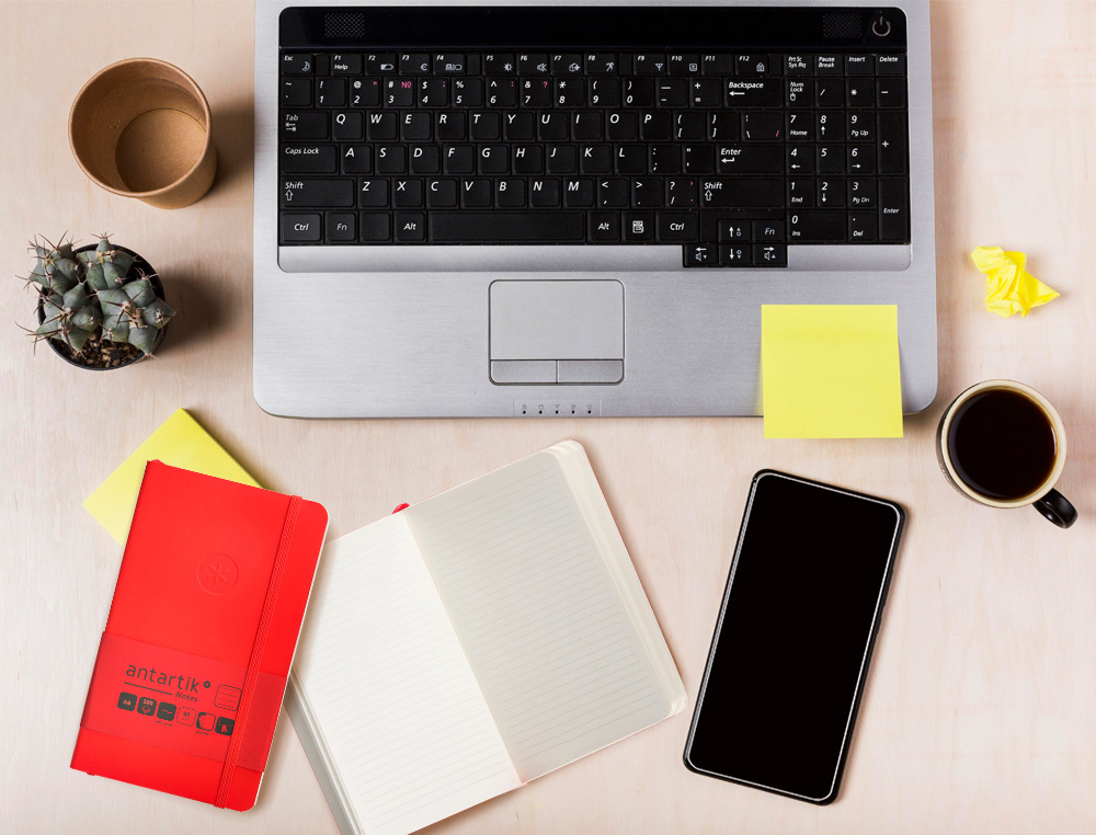 CUADERNO CON GOMILLA ANTARTIK NOTES TAPA BLANDA A6 RAYAS ROJO 100 HOJAS 80 GR FSC