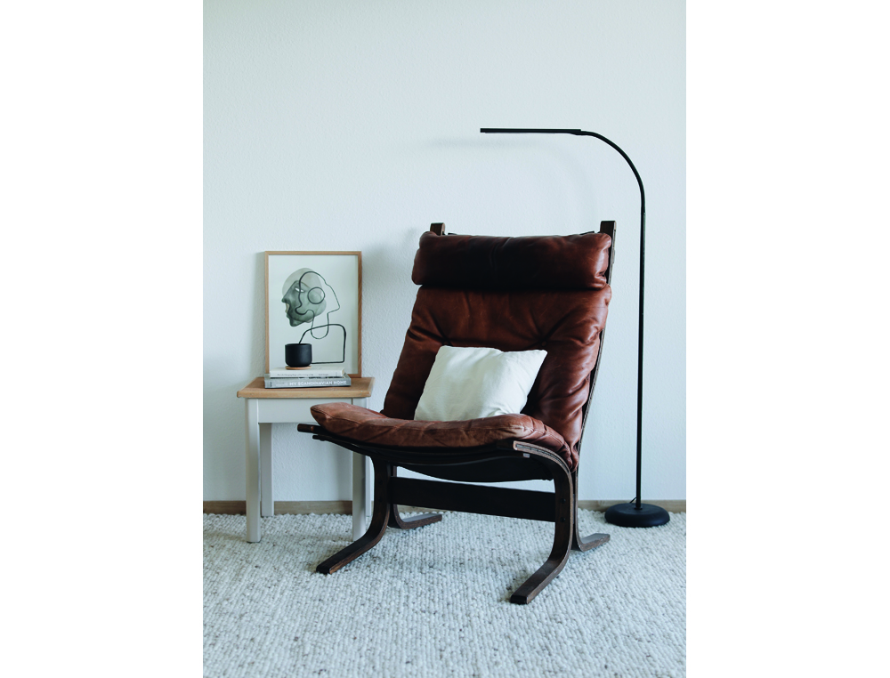 LAMPARA DE ESCRITORIO MAUL LED 5W 726LM LUZ CALIDA BRILLO REGULABLE CABEZAL RECLINABLE NEGRA