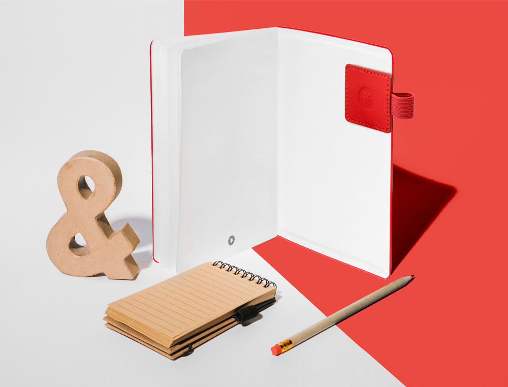 PORTABOLIGRAFO AUTOADHESIVO ANTARTIK PARA CUADERNO NOTE CON ELASTICO HASTA 15 MM GROSOR 80 MM ROJO 40X40 MM