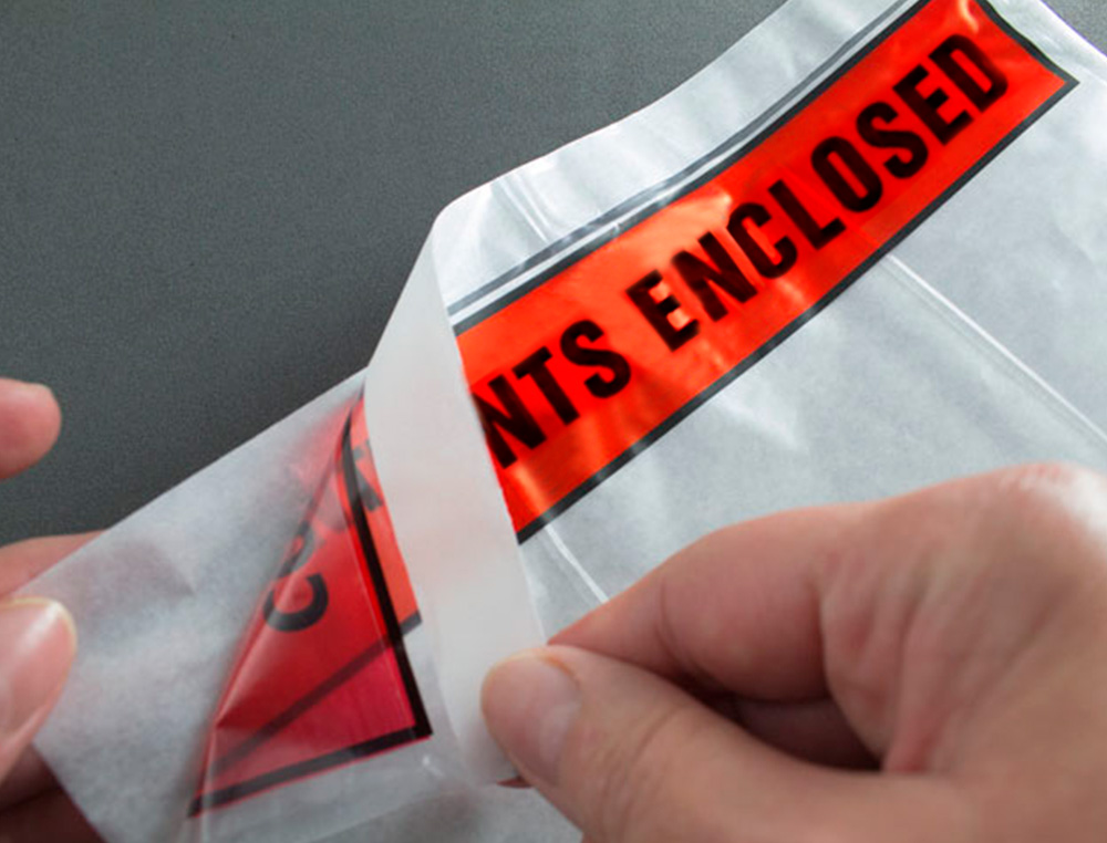 SOBRE AUTOADHESIVO Q-CONNECT PORTADOCUMENTOS 113X100 MM SIN VENTANA PAQUETE DE 100 UNIDADES