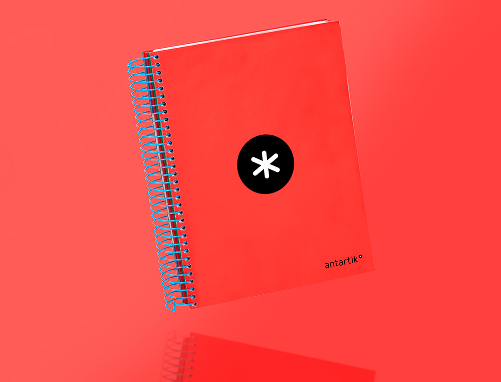 CUADERNO ESPIRAL A5 MICRO ANTARTIK TAPA FORRADA 120H 90G LISO CON BANDAS 6 TALADROS COLOR ROJO